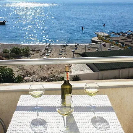 Apartment With Sea View 01 *